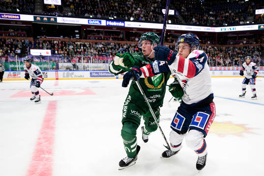 Färjestads Mattias Göransson och Linköpings Arvid Costmar