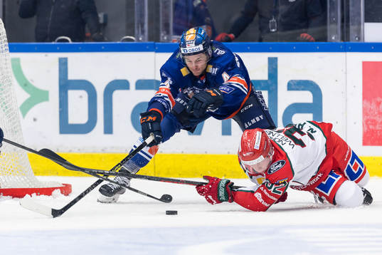 Växjös Keegan Lowe och Frölundas Noah Hasa