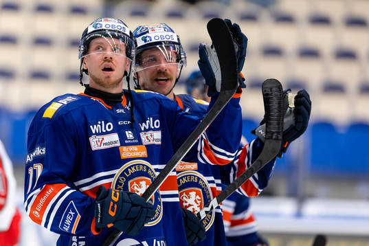 Växjös Kalle Kossila jublar