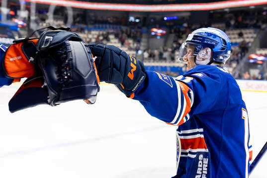 Växjös Kalle Kossila jublar