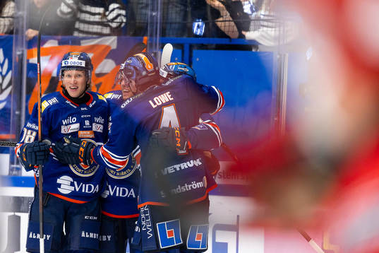 Växjös Marcus Sylvegård jublar