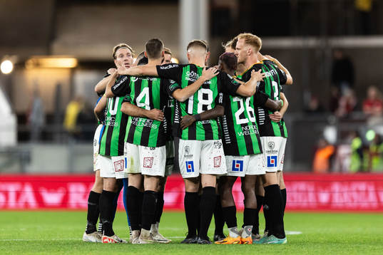 GAIS spelare samlas