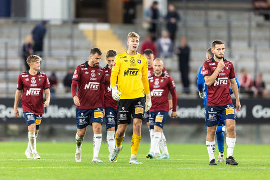 Örgrytes spelare samlas