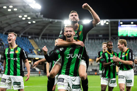 GAIS Julius Lindberg jublar med Axel Norén
