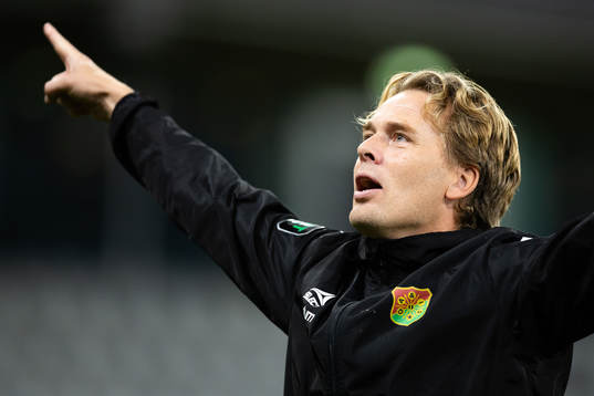 GAIS tränare Fredrik Holmberg jublar