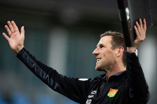 GAIS assisterande tränare Kenneth Gustafsson  jublar