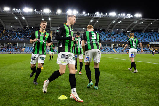 Alexander Ahl Holmström och Julius Lindberg  värmer upp
