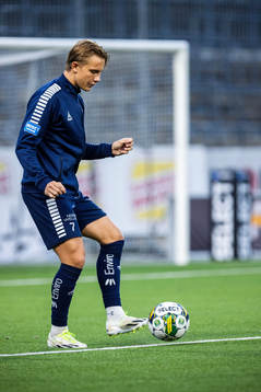 Utsiktens Linus Carlstrand på uppvärmningen