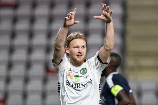 Örebros Kalle Holmberg jublar