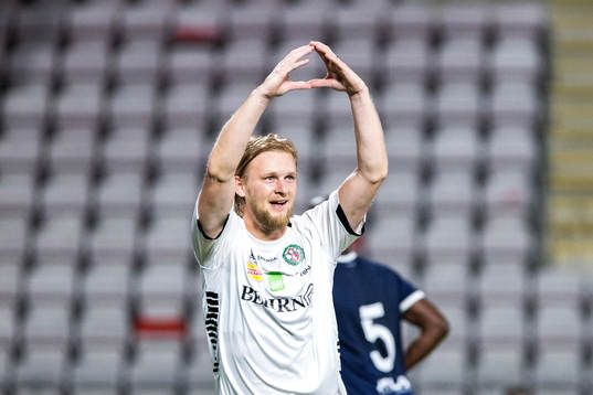 Örebros Kalle Holmberg jublar