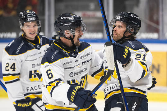 HV71s Mattias Tedenby jublar