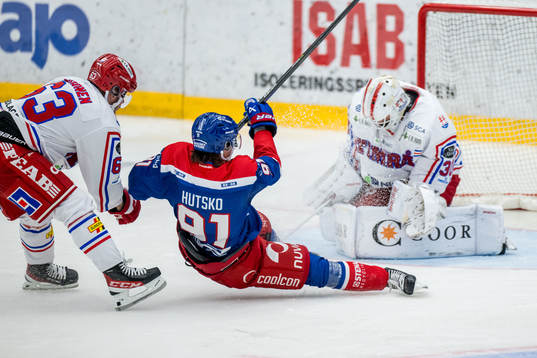 Timrås Elmeri Eronen och Oskarshamns Logan Hutsko och