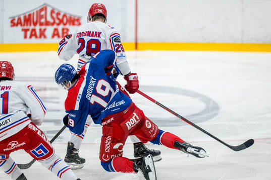 Oskarshamns Dalibor Dvorsky och Timrås Simon Forsmark