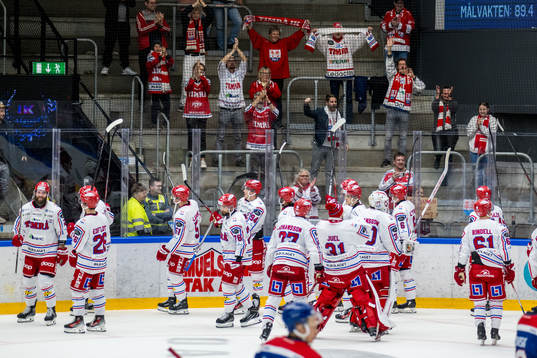 Timrås spelare jublar