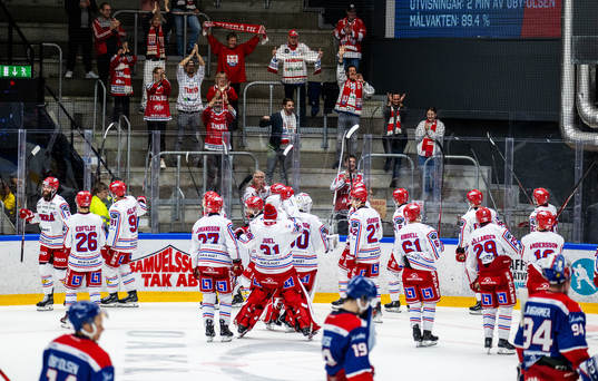 Timrås spelare jublar