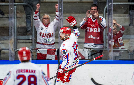 Timrås Albin Lundin jublar