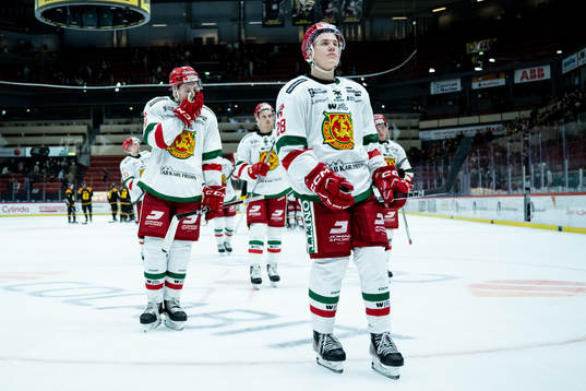 Moras Oskar Tängerby och Michael Brandsegg-Nygård deppar
