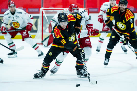 Brynäs Tyler Kelleher och Moras Johan Persson