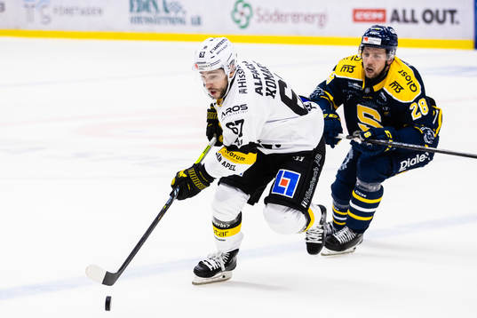 Västerås Konstantin Komarek och Södertäljes Emil Alba