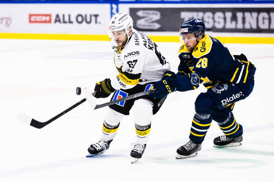 Västerås Konstantin Komarek och Södertäljes Emil Alba