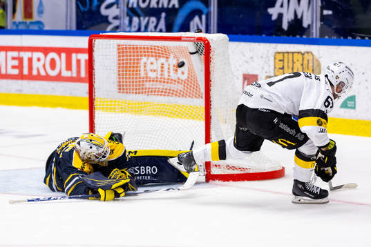 Bläddra bland fler bilder av Ishockey, Hockeyallsvenskan, Södertälje - Västerås
