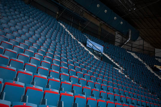 Läktare på Hovet