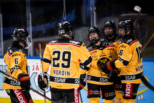 Luleås Noora Tulus jublar