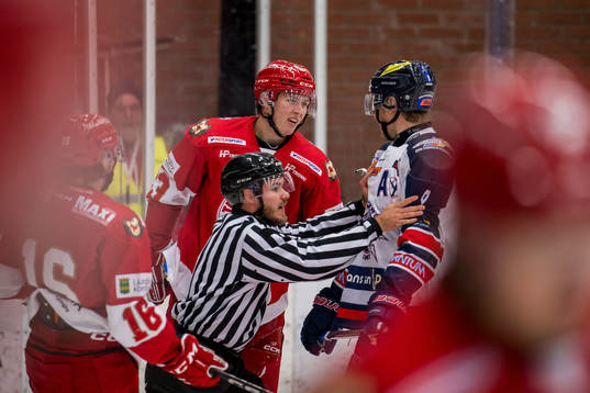 Troja/Ljungbys Oskar Nordin och Halmstads William Berg