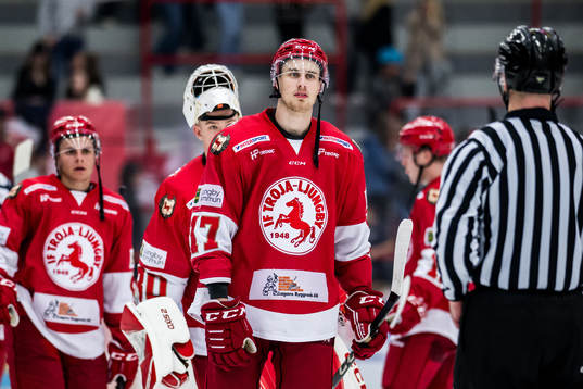 Troja/Ljungbys Emil Ekholm deppar