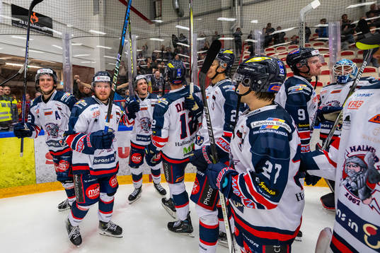 Halmstads Jacob Levin  och Albin Blomberg jublar