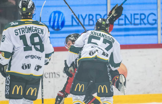 Nybros Maxim Golod och Östersunds Karl Johansson i bråk