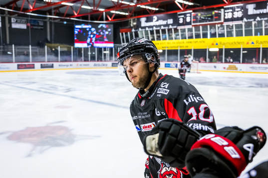 Nybros Jesper Kandergård jublar