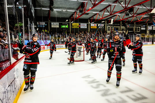 Nybros spelare jublar