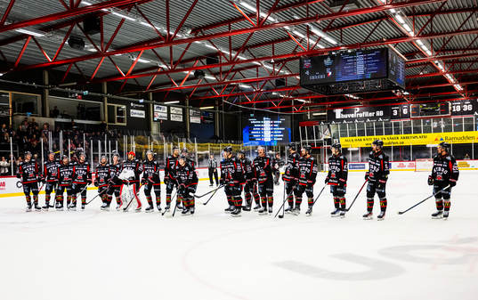 Nybros spelare jublar