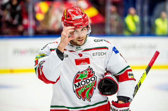 MoDos Danny O'Regan jublar