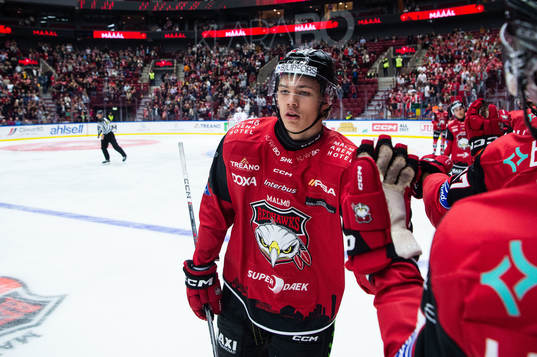 Malmö Redhawks Anton Wahlberg jublar