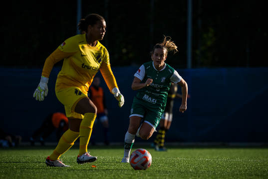 Alingsås Frida Bremer och AIKs målvakt Serina Iddrisu