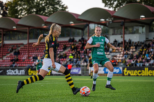 AIKs Moa Sjöström och Alingsås Alma Öberg