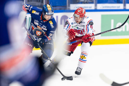 Växjös Brian Cooper och Timrås Joonas Lyytinen