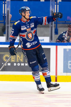 Växjös Gabriel Carlsson jublar