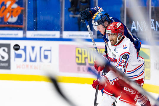 Timrås Jeremy Boyce-Rotevall och Växjös Jakub Stancl