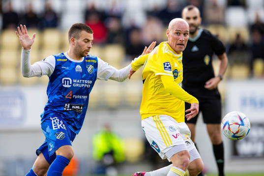 Oddevolds Oscar Iglicar Berntsson och Falkenbergs