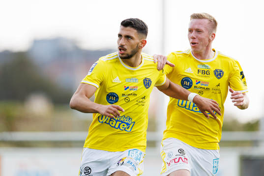 Falkenbergs Leonardo Farah Shahin och Lucas Sibelius jublar