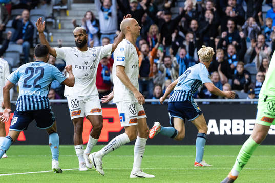 Djurgårdens Lucas Bergvall jublar