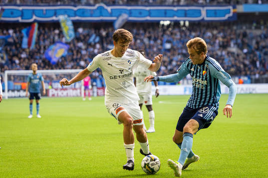 Halmstads Kazper Karlsson och Djurgårdens Oskar Fallenius