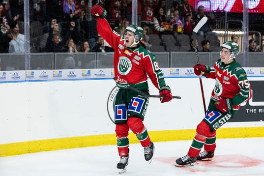 Frölundas Erik Thorell jublar med David Edstrom