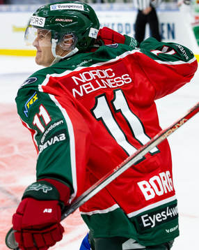 Frölundas Erik Borg jublar