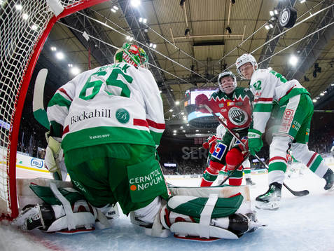 Frölundas Carl Klingberg (ej i bild) gör 3-0 på Rögles