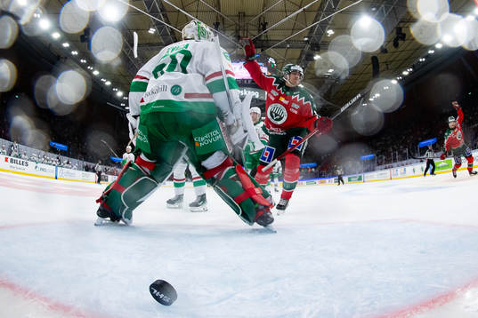 Frölundas Erik Borg jublar