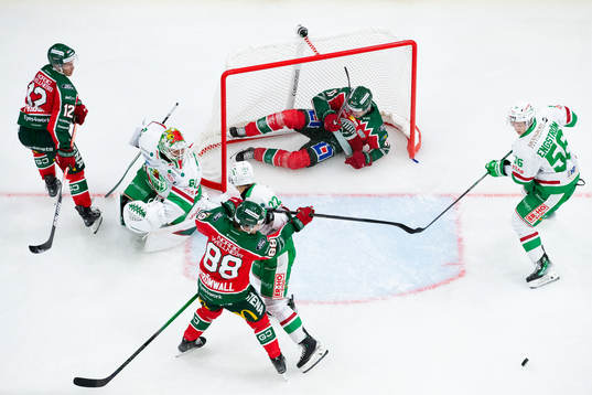 Frölundas Max Friberg, Erik Borg, Malte Strömwall mot
